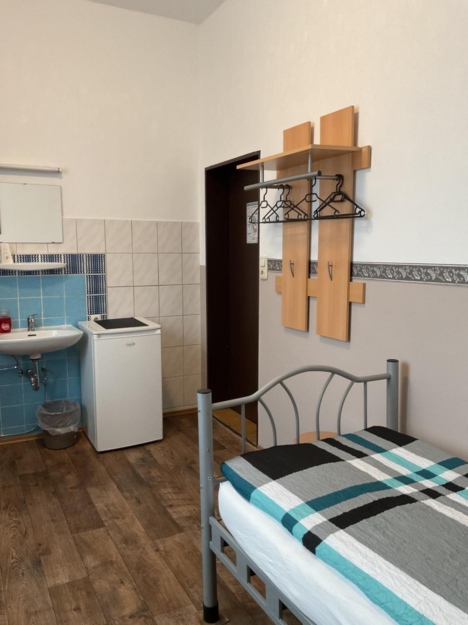 Pension&Hostel Anna - Monteurzimmer Мюнхен Екстер'єр фото