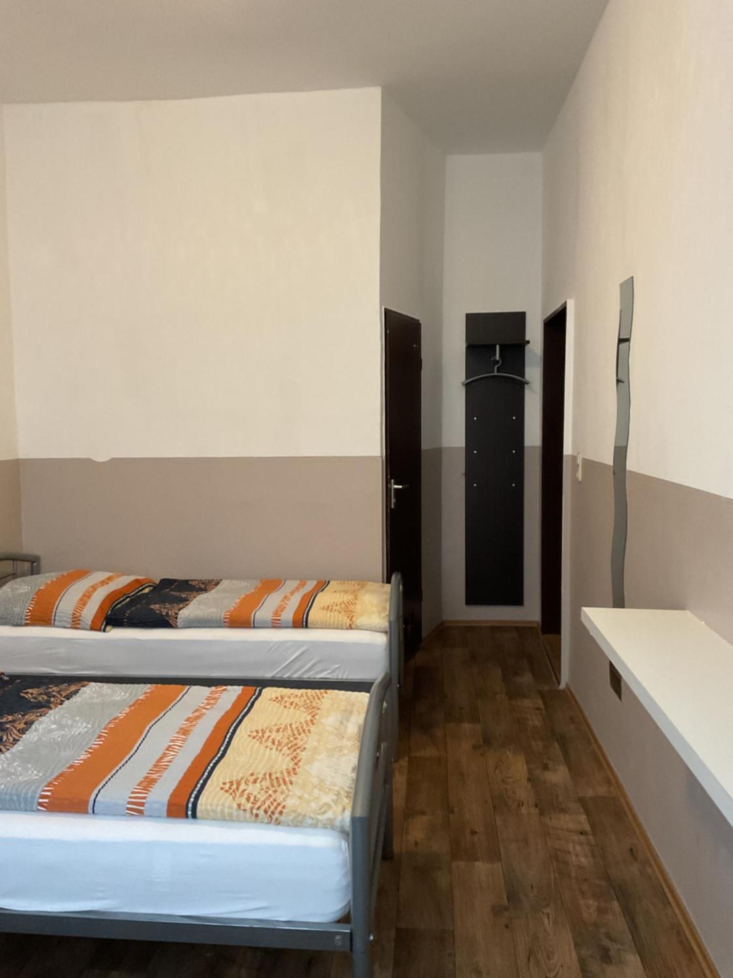 Pension&Hostel Anna - Monteurzimmer Мюнхен Екстер'єр фото